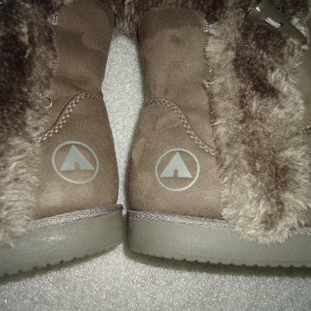Airwalk Women's Brown Suede Faux Fur Lined Toggle Button Boots Winter Shoes 11 - Picture 9 of 13